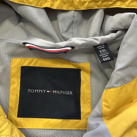 Tommy Hilfiger Jacket Mens XXL Windbreaker Rain Coat Yellow Water Resistant - Picture 3 of 9